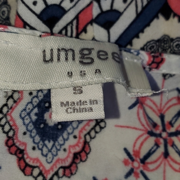 White Top With Pink And Blue Design Umgee Small - Picture 5 of 5